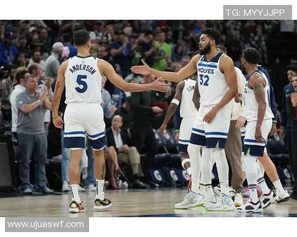 2019年NBA常规赛雄鹿队与火箭队精彩对决回顾与分析 2019年NBA常规赛雄鹿队与火箭队精彩对决回顾与分析